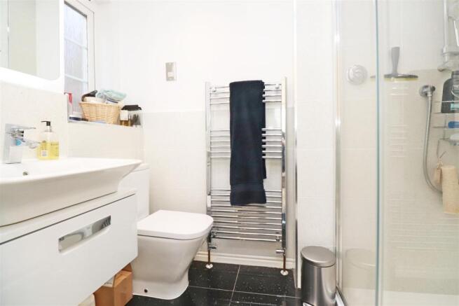 PD ensuite.JPG