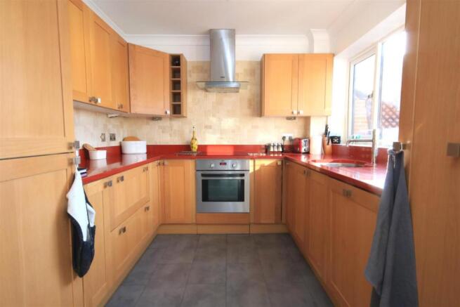 OPEN PLAN LIVING/ DINING KITCHEN
