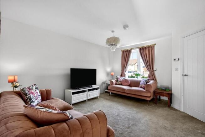 3 bed Semi-Detached for sale Image 6