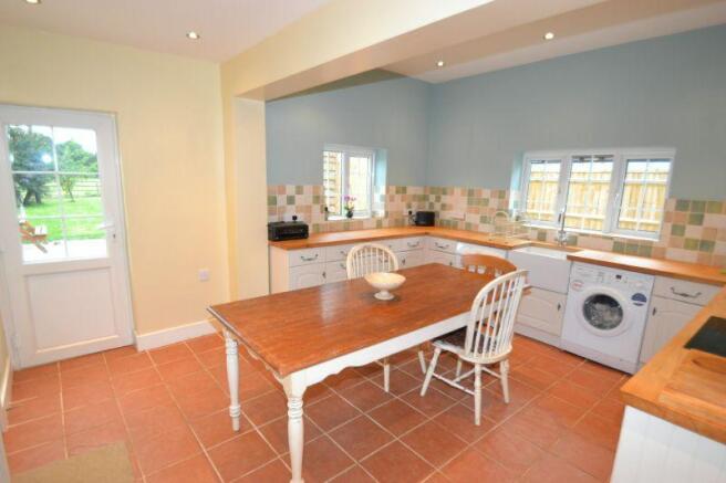 Kitchen/Breakfast Room 1
