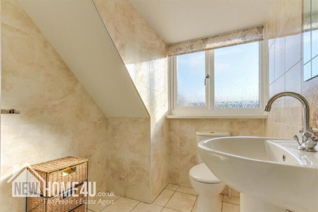 FAMILY BATHROOM: