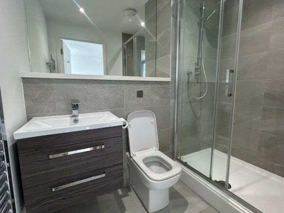 2 bed Apartment to rent Image 7