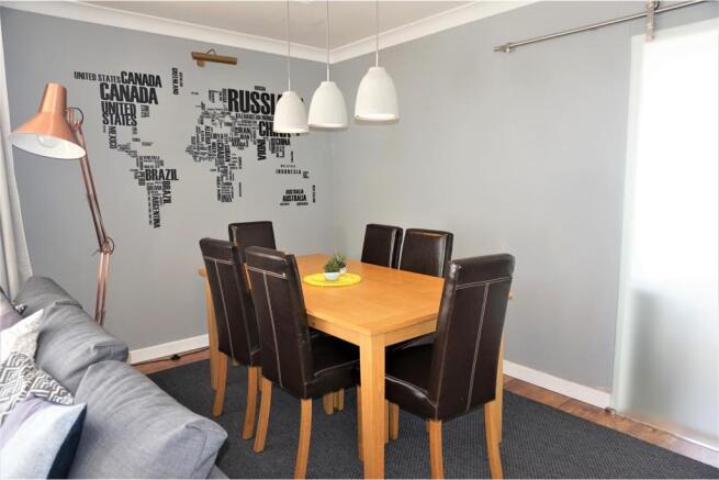 Lounge/Dining Room