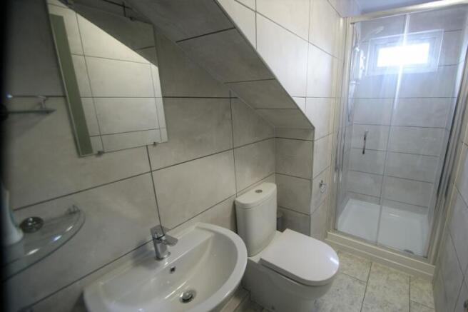 4 bed Terraced to rent Image 6