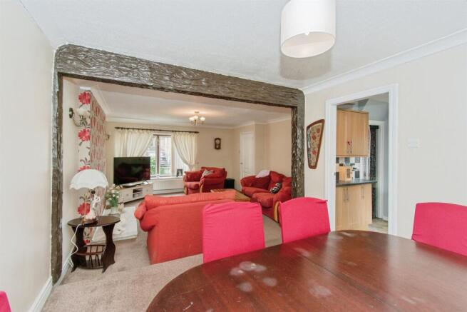 3 bed Semi-Detached for sale Image 8