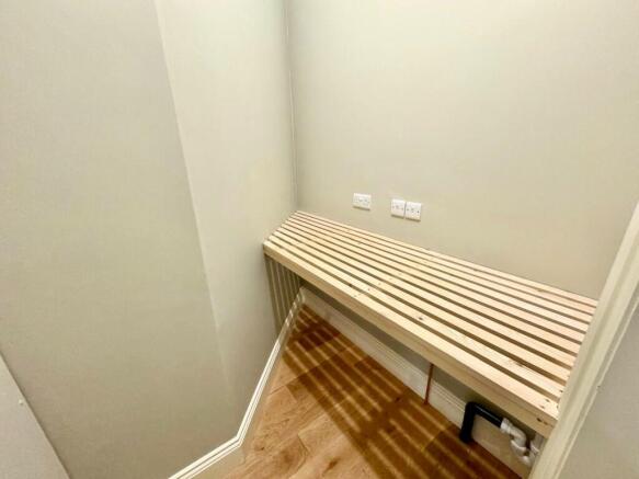 2 bed Apartment to rent Image 5