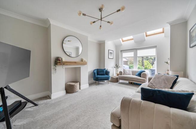 1403817-28-697cafb7e40af