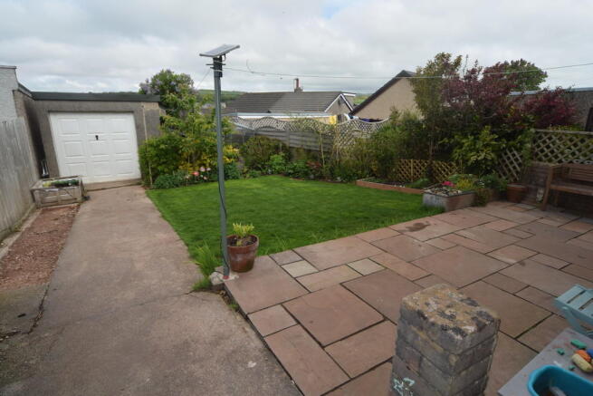 REAR GARDEN/GARAG...