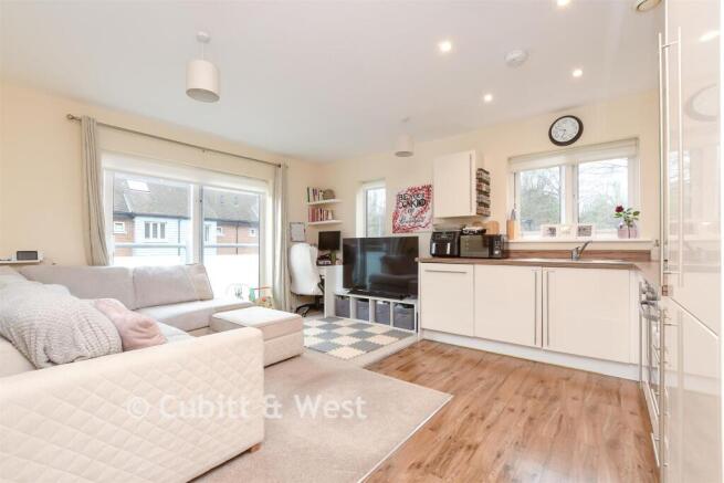 Kitchen Lounge/Dining