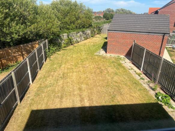 3 bed Detached to rent Image 11