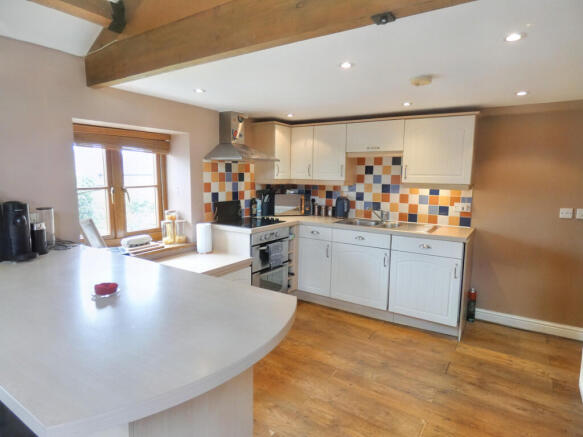 2 bed Semi-Detached for sale Image 5
