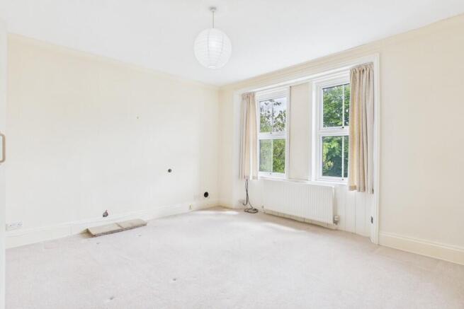 5 bed Semi-Detached for sale Image 6