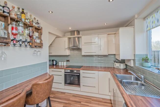 Fitted Breakfast Kitchen: