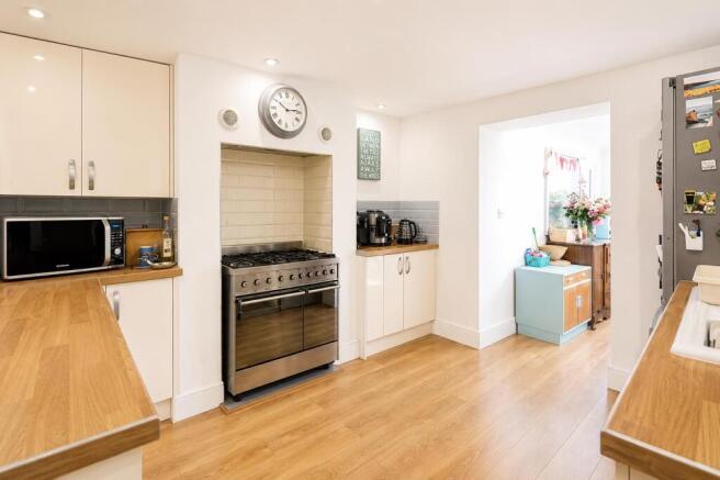 Kitchen3.jpg