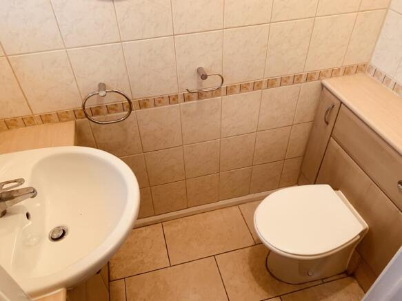 Cloakroom/wc