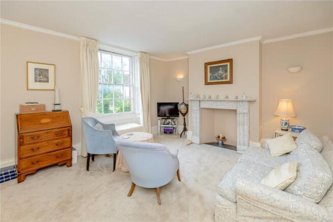 Sitting Room/Bedroom