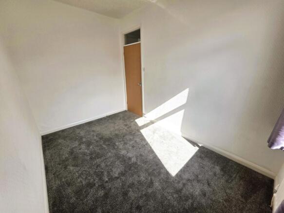 2 bed Terraced to rent Image 12