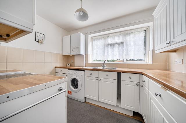 Hermitage Close, Slough photo 3