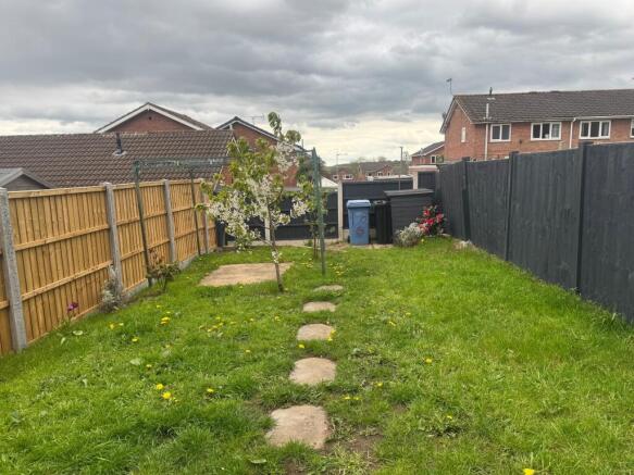 3 bed Terraced for sale Image 11