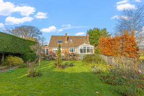 13 The Oaks, Carron Lane, Midhurst GU29 9LD