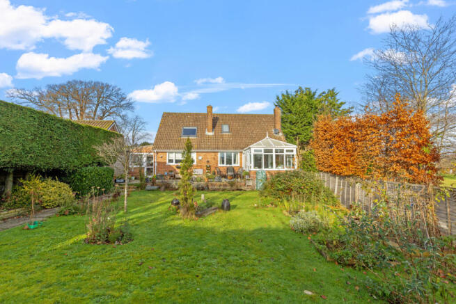 3-bed detached on Carron Lane, Midhurst, GU29, £725,000