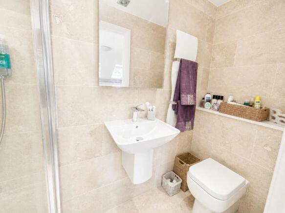 3 bed Apartment for sale Image 10