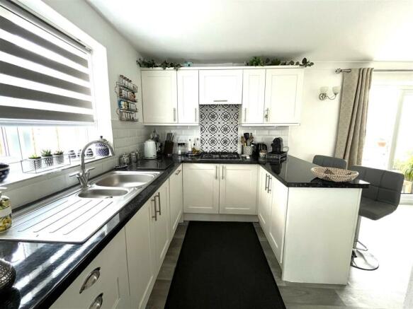 56 hardie avenue (25).jpeg