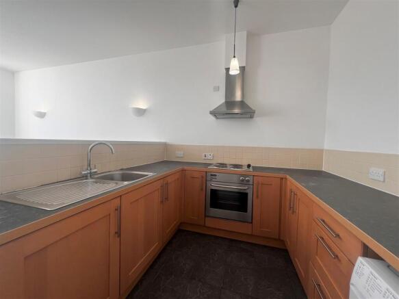 2 bed Apartment to rent Image 6