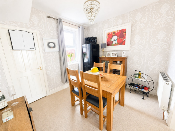 3 bed Semi-Detached for sale Image 11