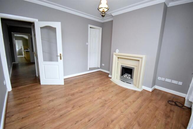 LIVING ROOM.JPG