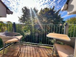 Flat 6, 76, Alumhurst Road, Bournemouth BH4 8EX