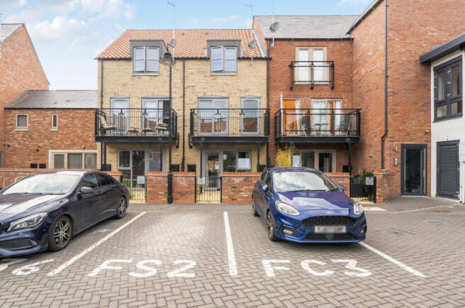 3 bed Terraced for sale Image 10