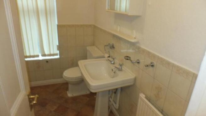 2 bed Terraced to rent Image 6