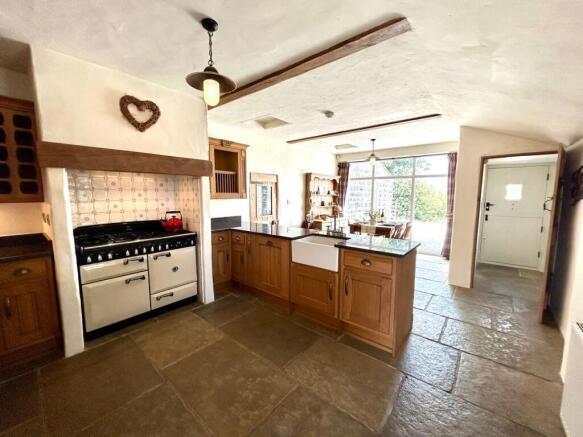 3 bed Semi-Detached for sale Image 5