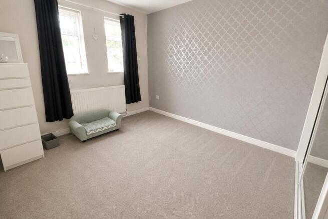 3 bed Terraced for sale Image 9
