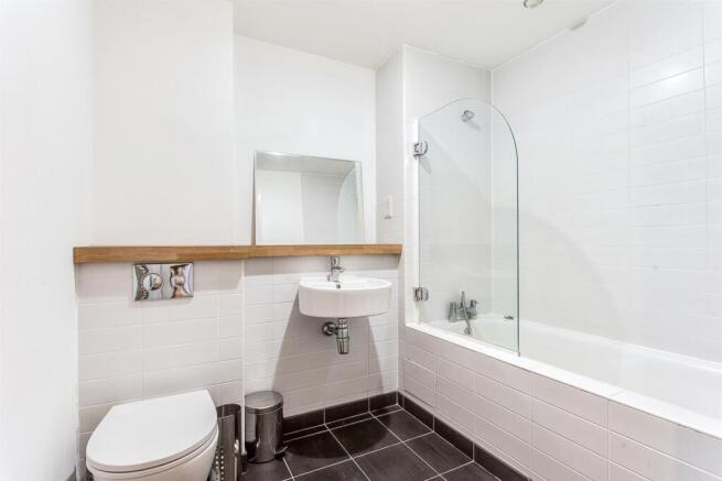 2 bed Penthouse to rent Image 8
