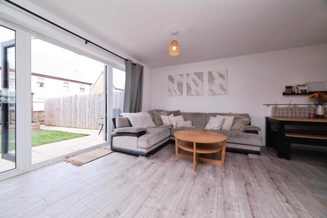3 bed Terraced for sale Image 4