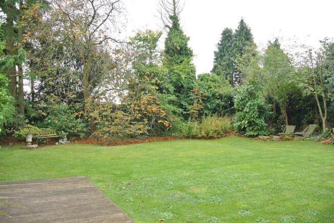 Rear Garden alt1.JPG
