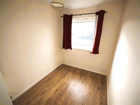 3 bed Terraced to rent Image 6