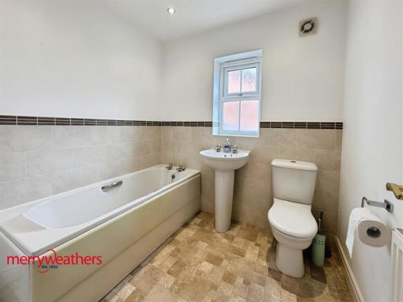3 bed Town House for sale Image 7