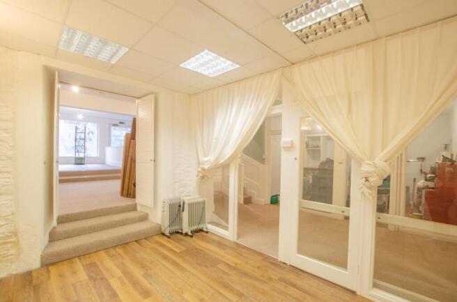 85 Fore Street Bodmin 01208 74182-08