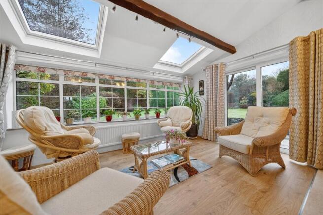 6 bed Detached for sale Image 7