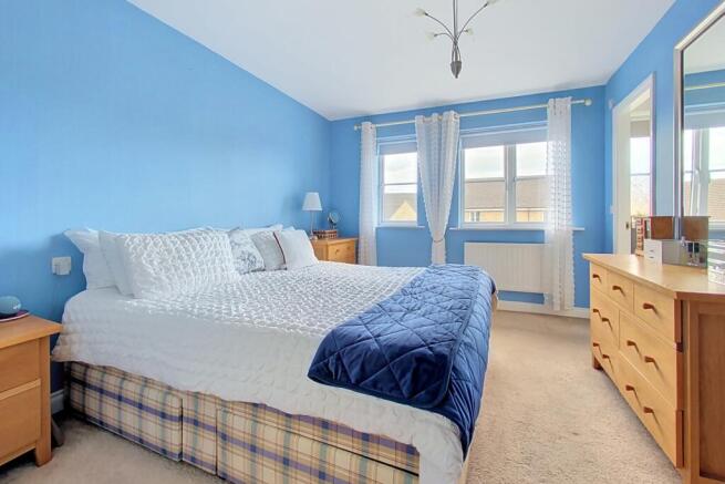 4 bed Town House for sale Image 10