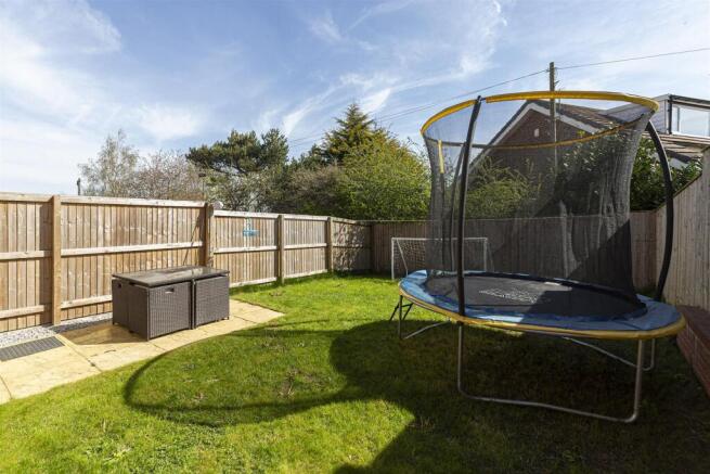 3 bed Town House for sale Image 4