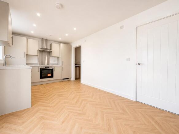 3 bed Detached to rent Image 4