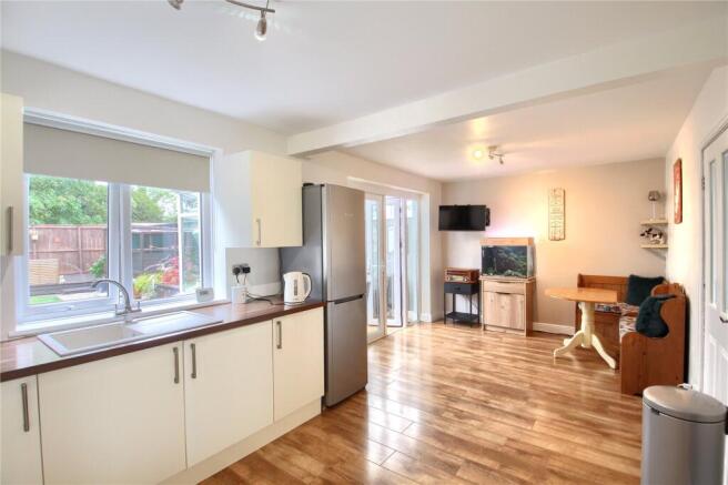 4 bed Semi-Detached for sale Image 4