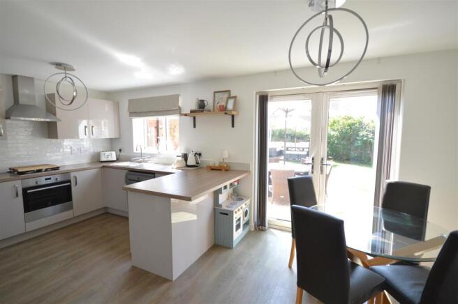 kitchen/breakfast room
