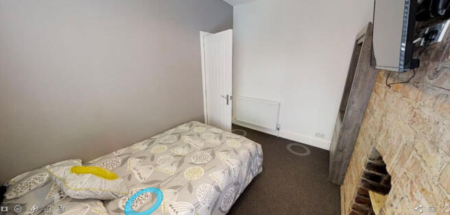 4 bed House to rent Image 7