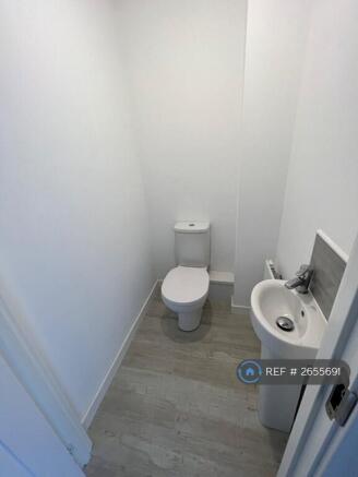 Cloakroom / Wc