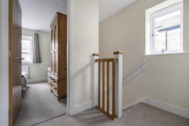 2 bed Semi-Detached for sale Image 11